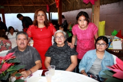 AGRADABLES-52-AÑOS-DE-LA-SRA-CONCHIS-MEDELLIN-TORRES-31